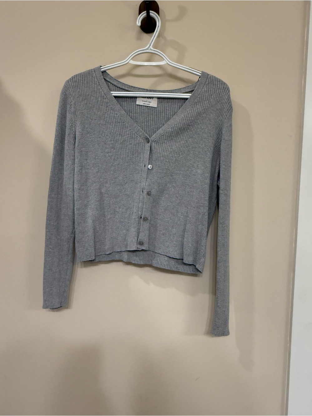 Old Navy Gray Ribbed V-Neck Button Crop Cardigan